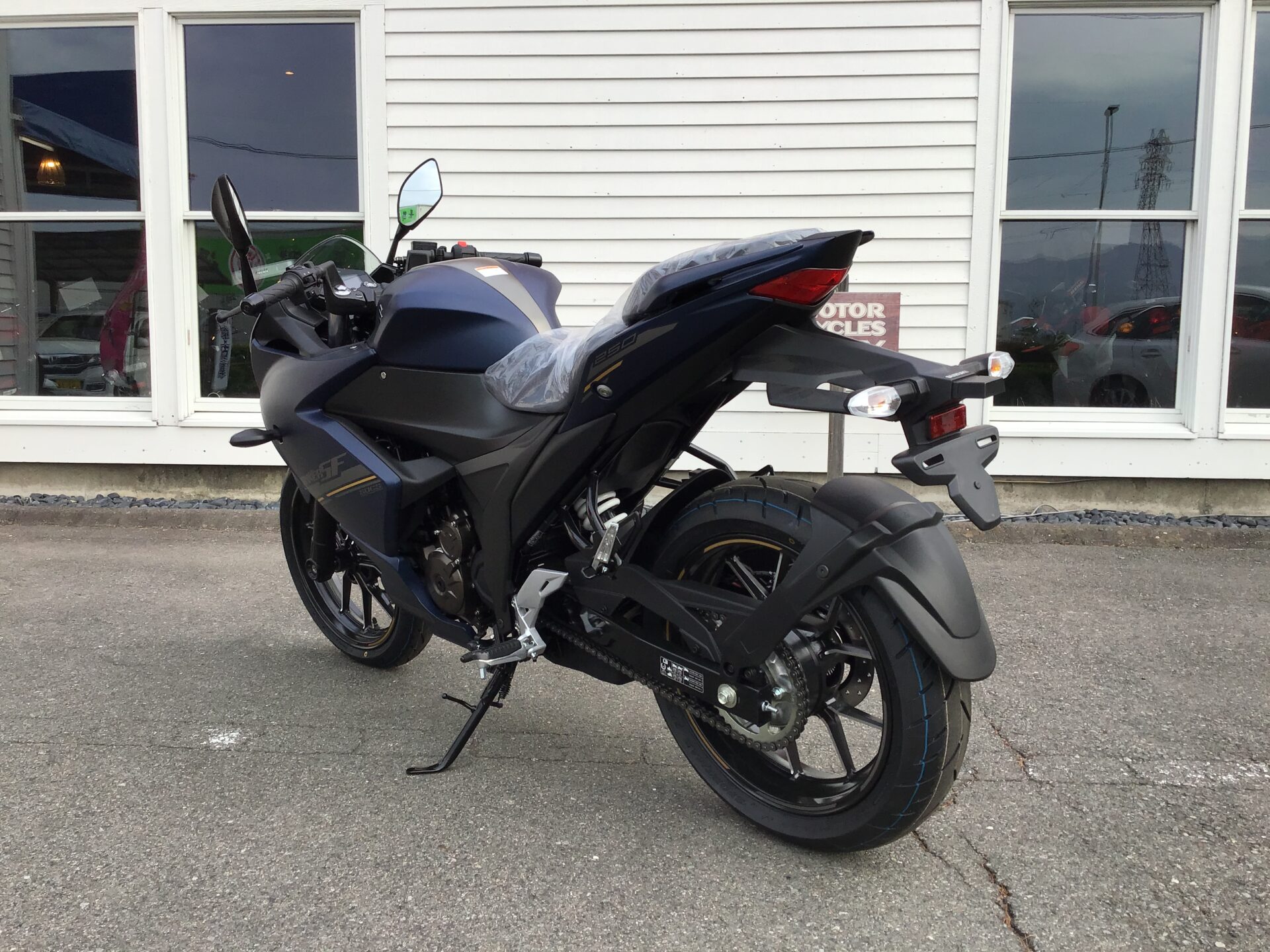 SUZUKI ジクサーSF250