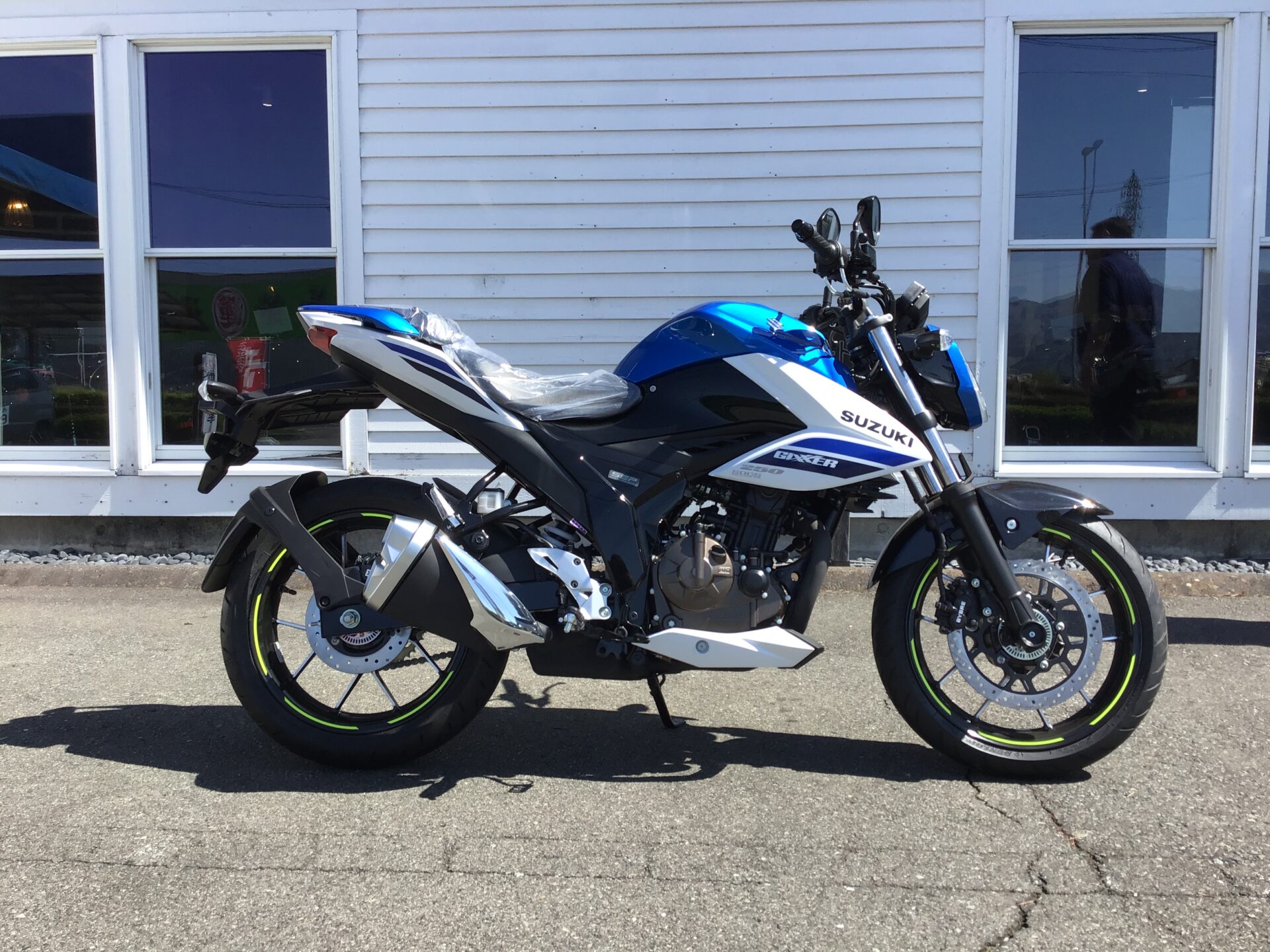  ジクサー250