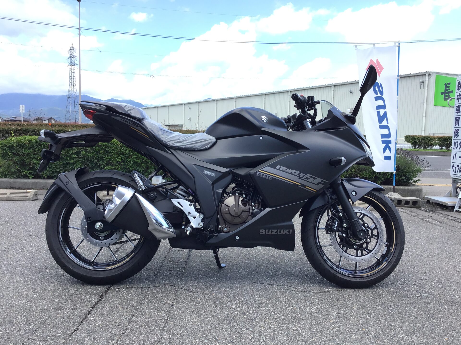 SUZUKI ジクサーSF250