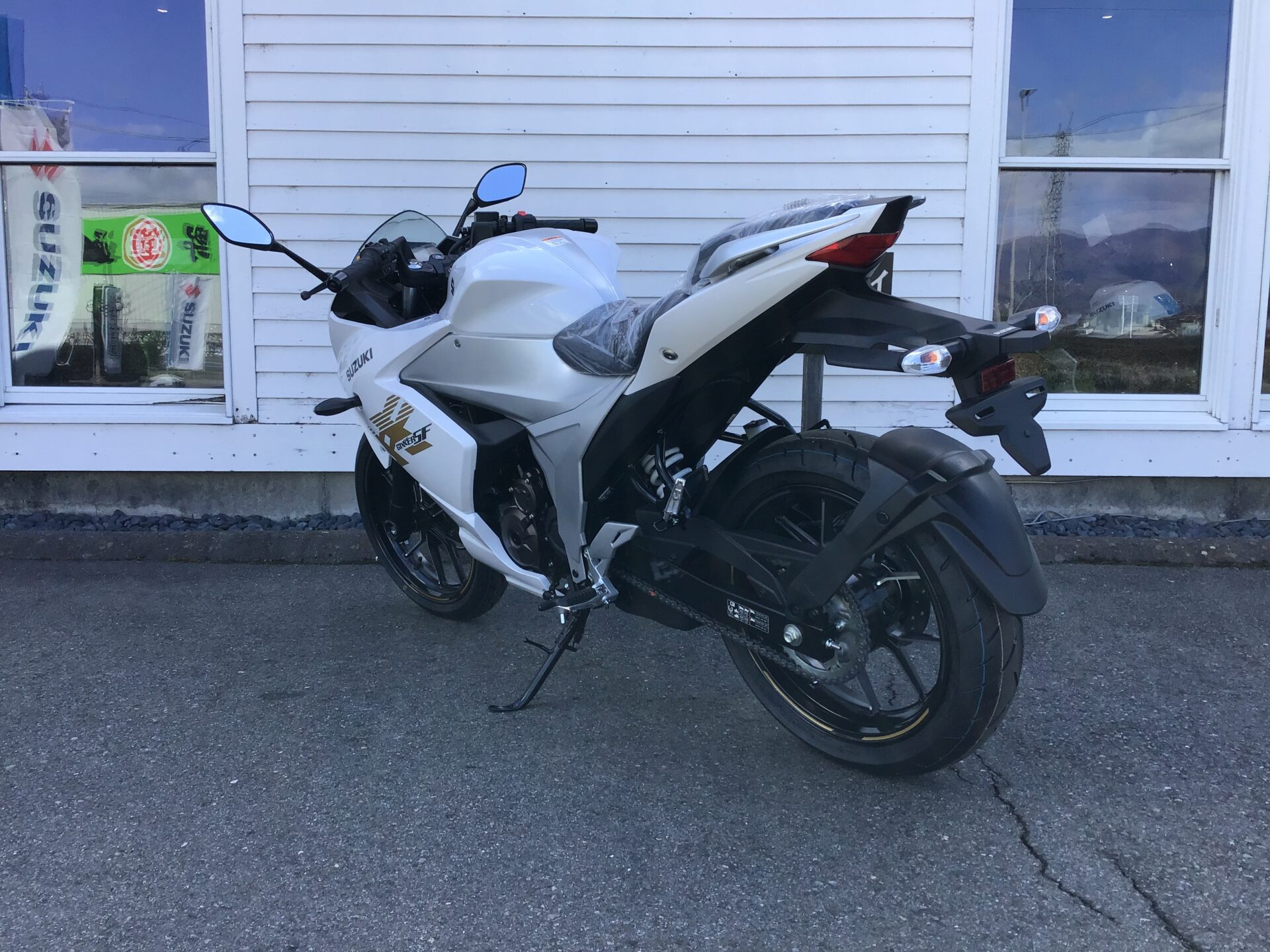 SUZUKI ジクサーSF250