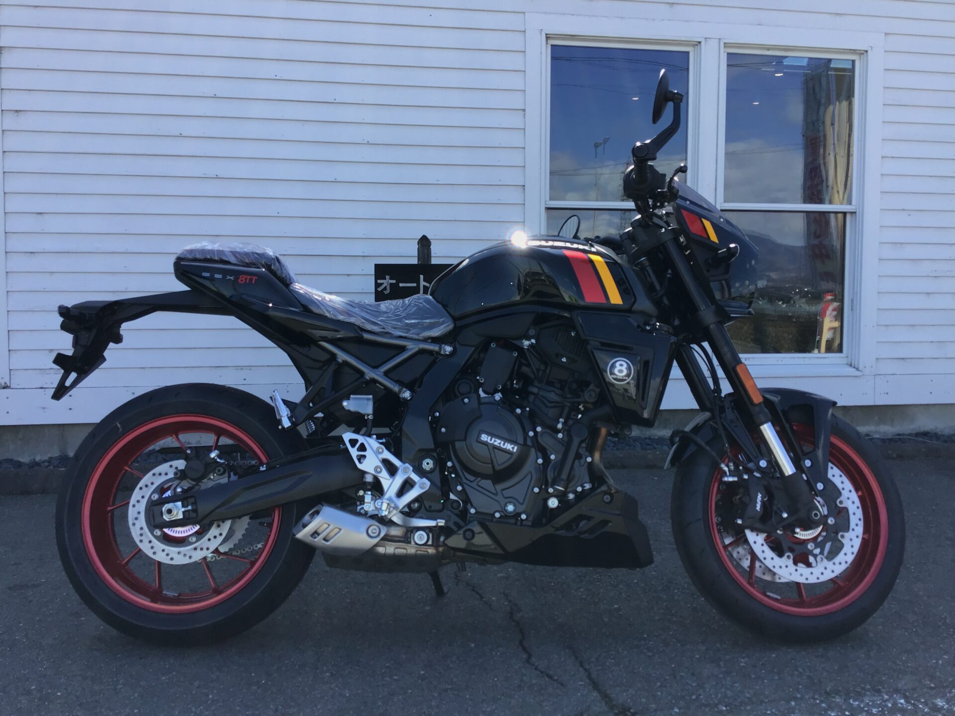 SUZUKI GSX-8TT
