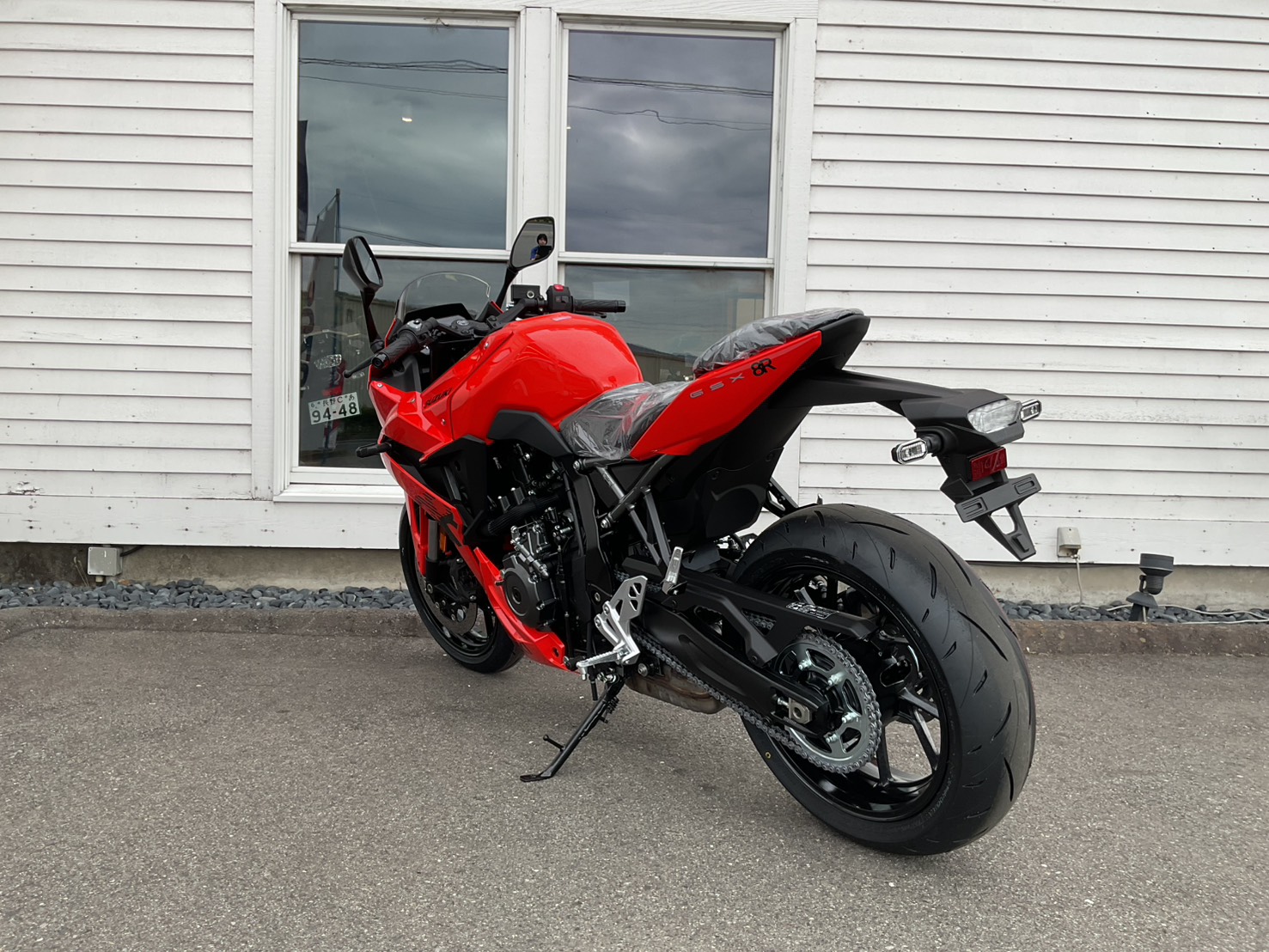 SUZUKI GSX-8R